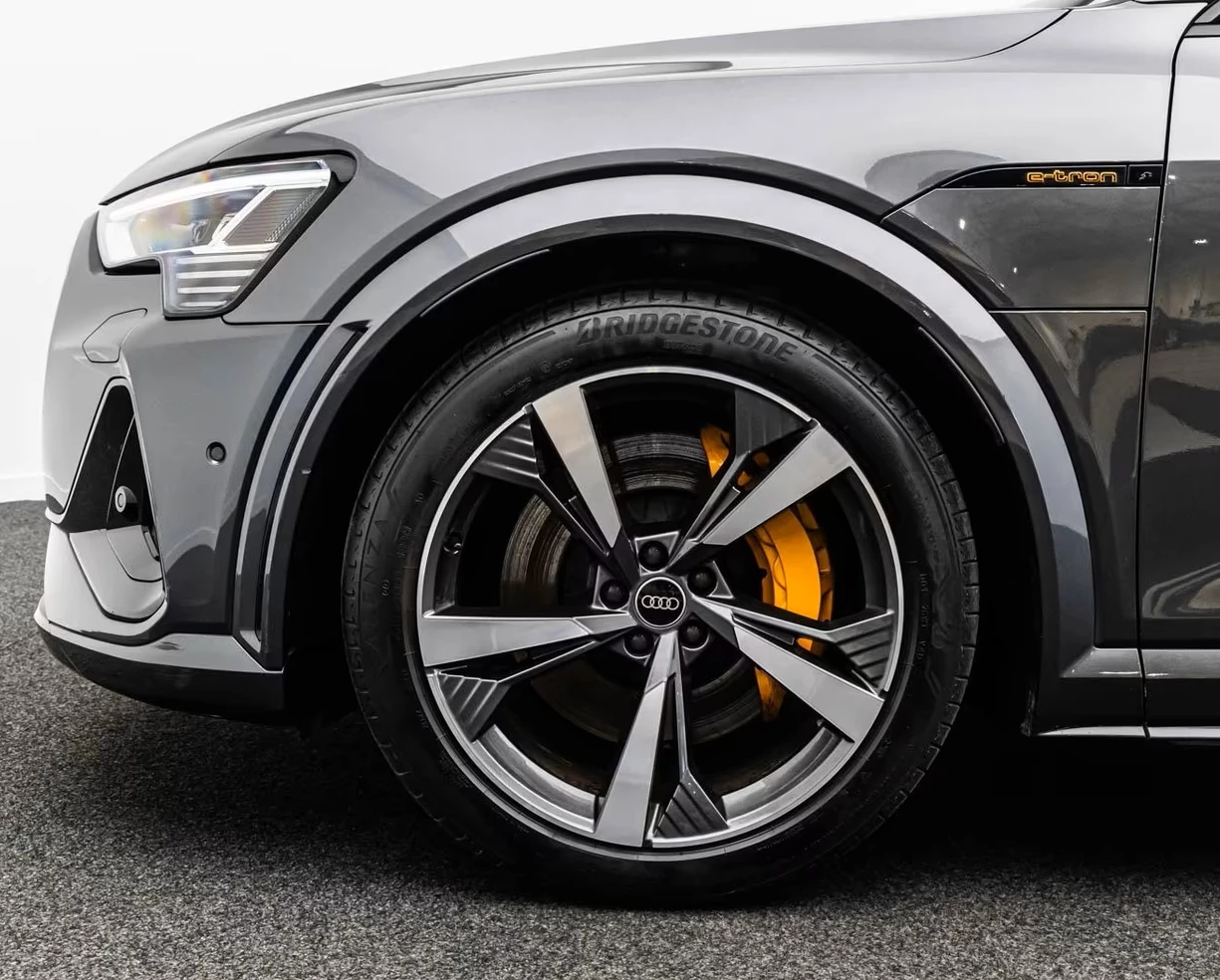 Hoofdafbeelding Audi e-tron