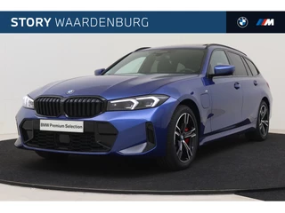 Hoofdafbeelding BMW 3 Serie BMW 3 Serie Touring 330e High Executive M Sport Automaat / Panoramadak / Trekhaak / Sportstoelen / M Adaptief onderstel / Adaptieve LED / Parking Assistant Plus /  Comfort Access