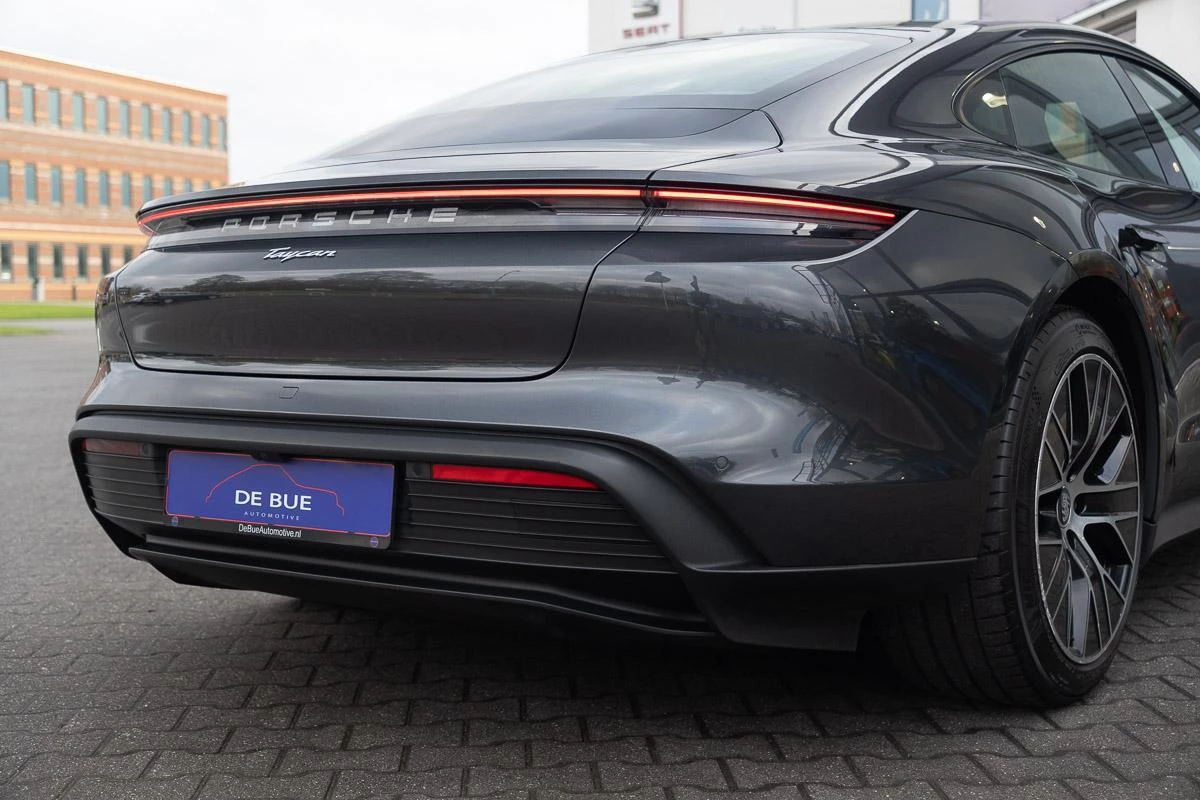 Hoofdafbeelding Porsche Taycan