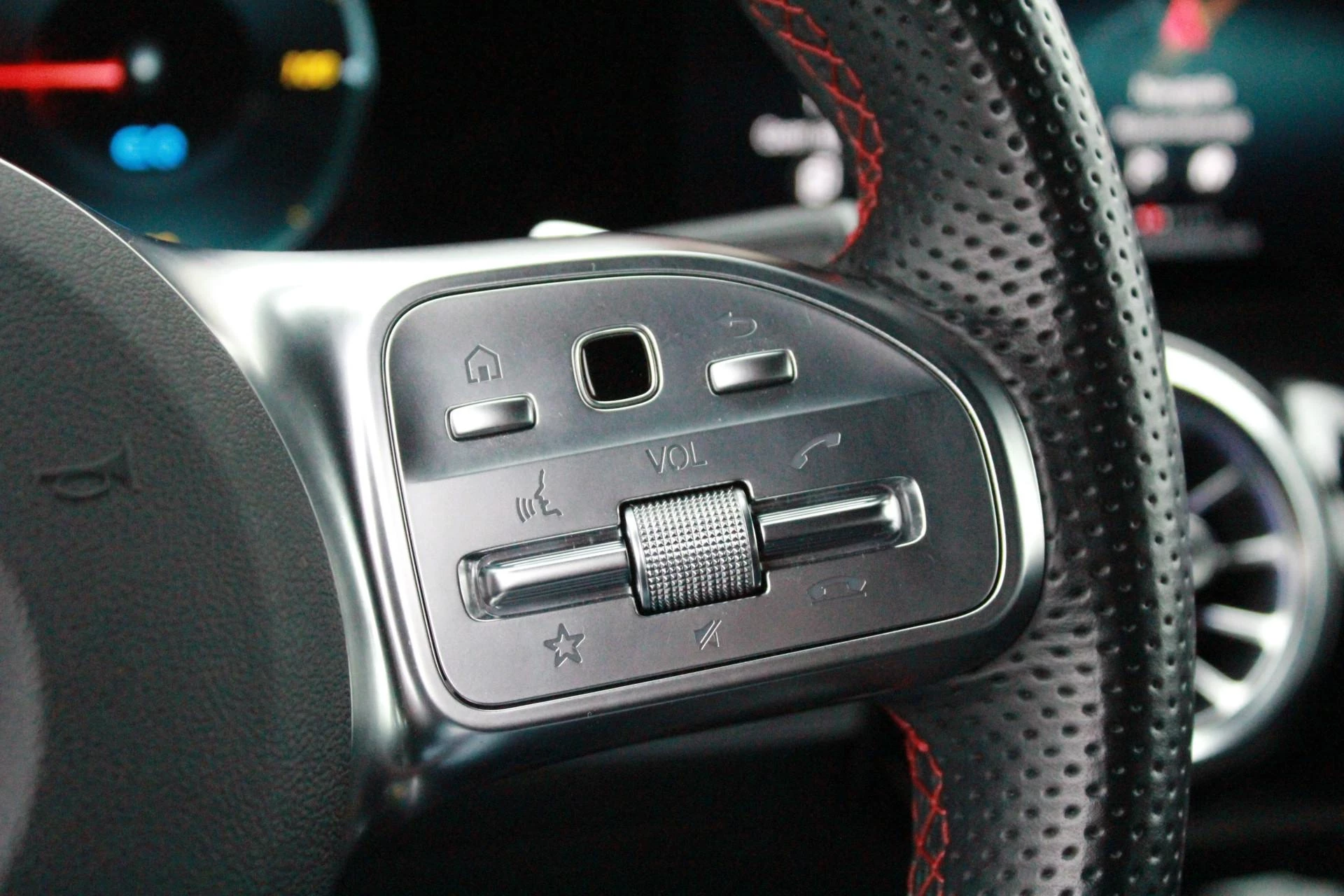 Hoofdafbeelding Mercedes-Benz EQB