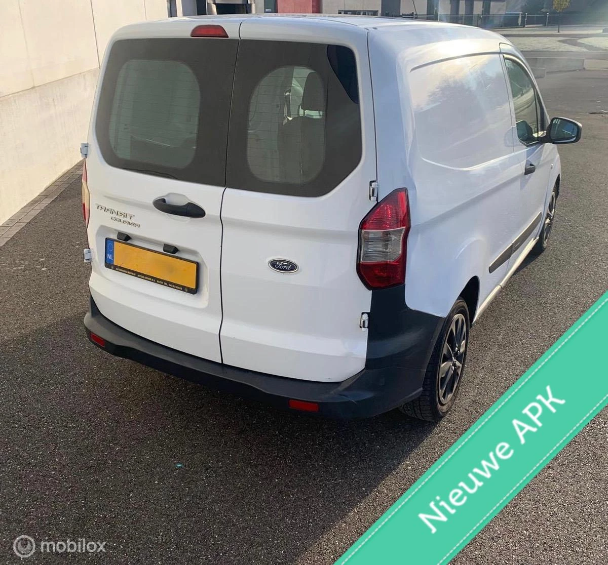 Hoofdafbeelding Ford Transit Courier