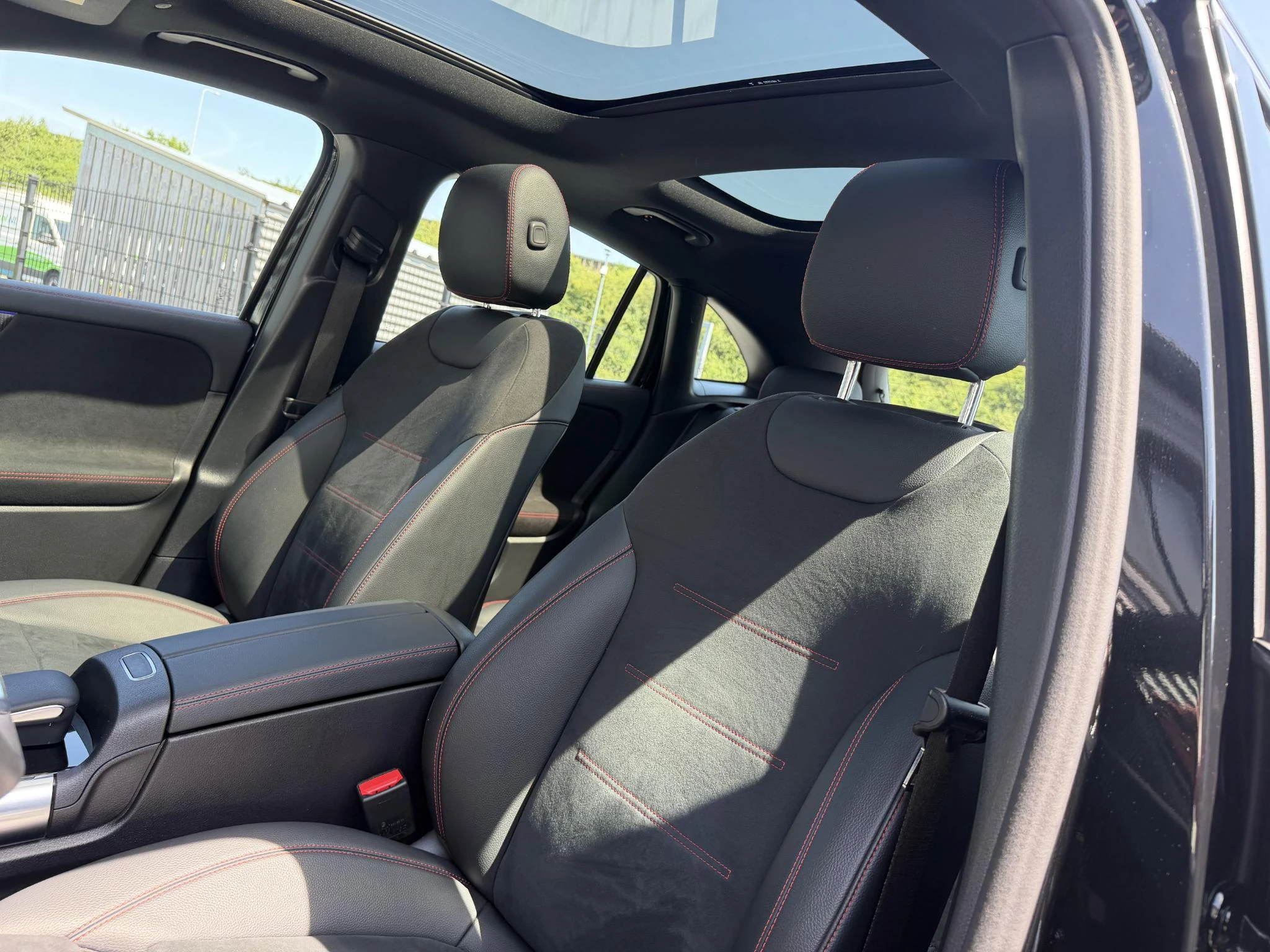 Hoofdafbeelding Mercedes-Benz EQA