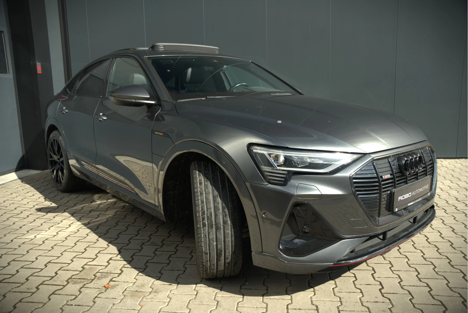 Hoofdafbeelding Audi e-tron