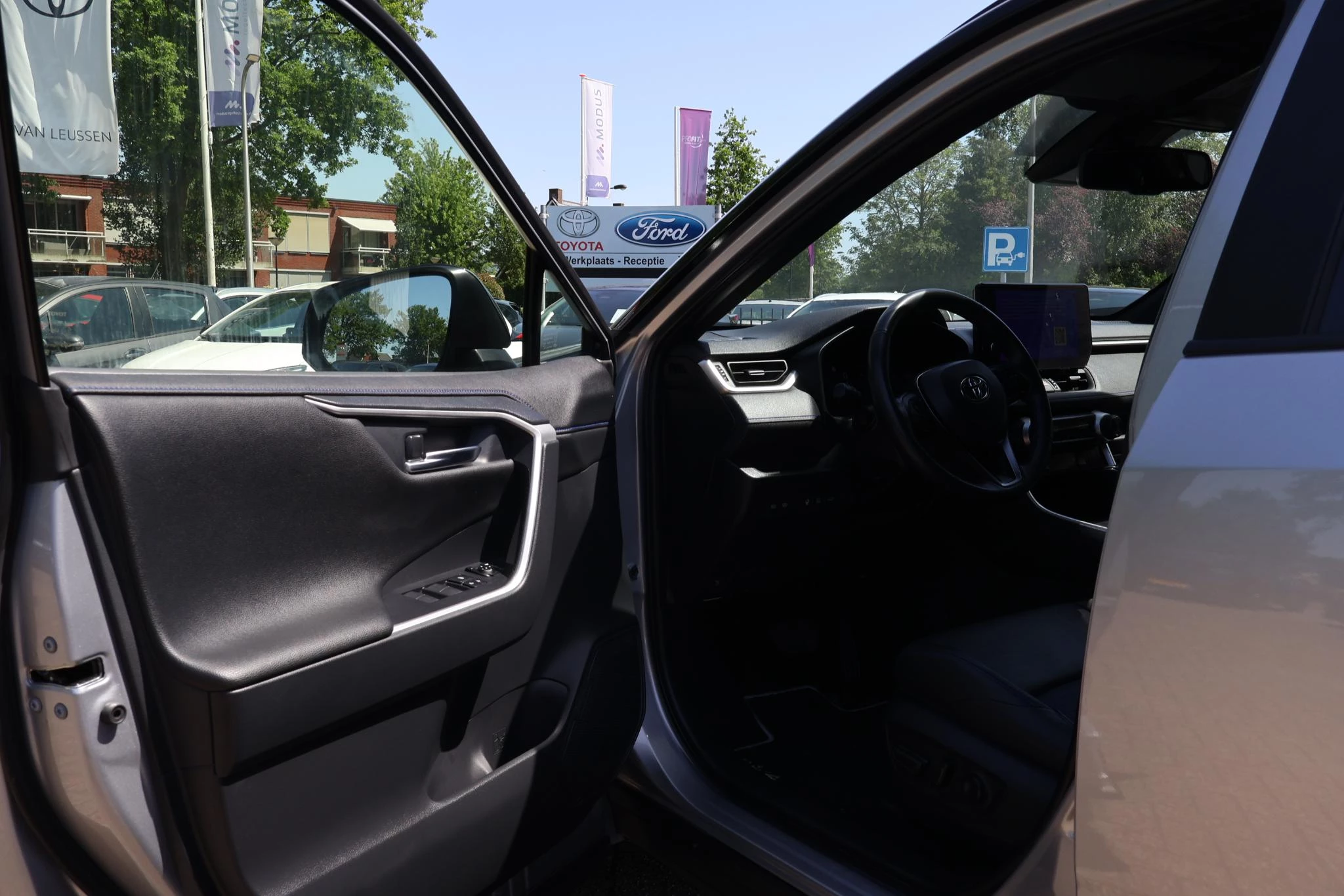 Hoofdafbeelding Toyota RAV4