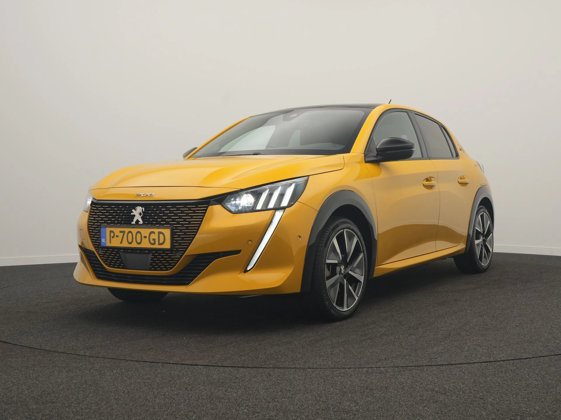 Hoofdafbeelding Peugeot e-208