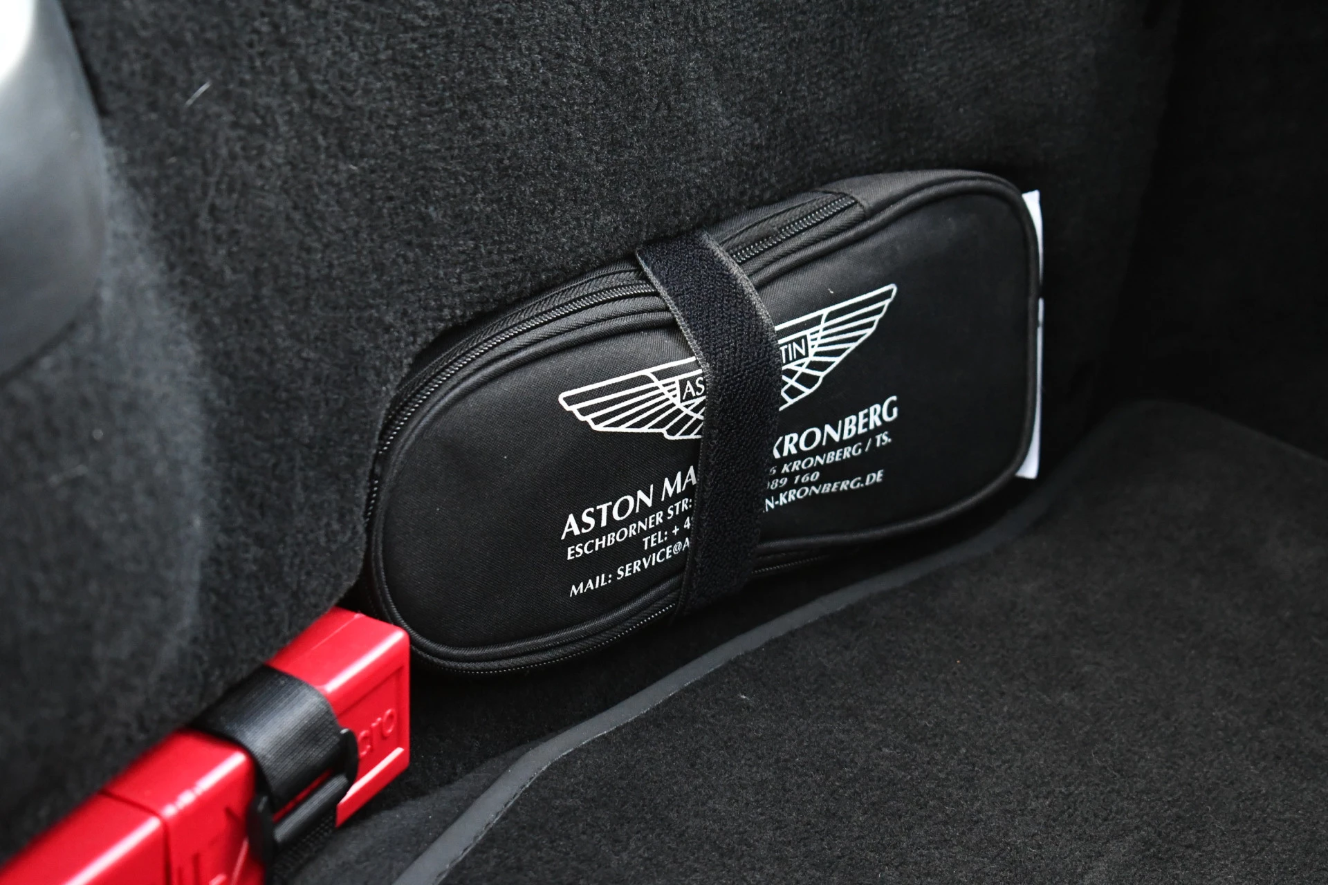 Hoofdafbeelding Aston Martin V8 Vantage