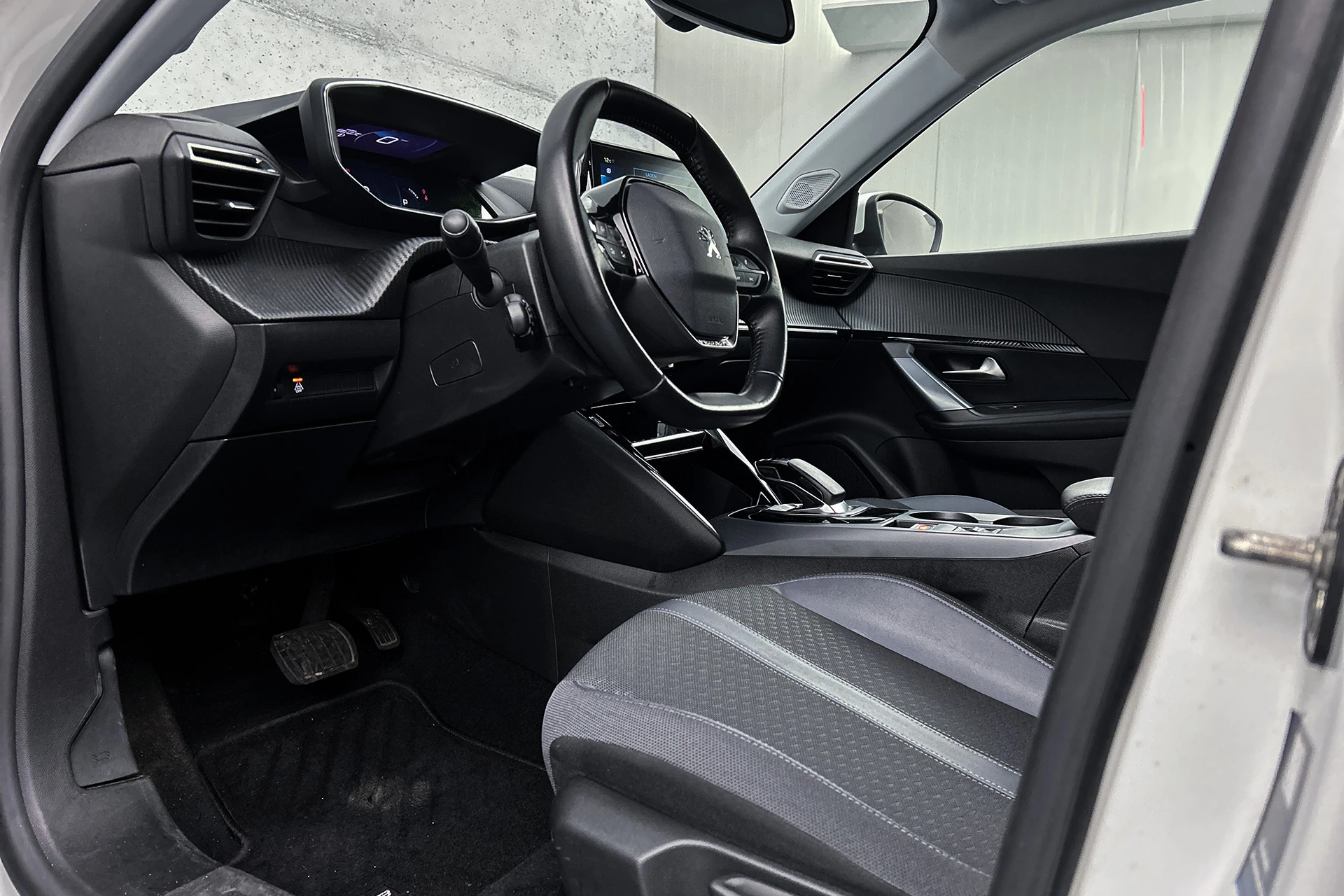 Hoofdafbeelding Peugeot e-2008