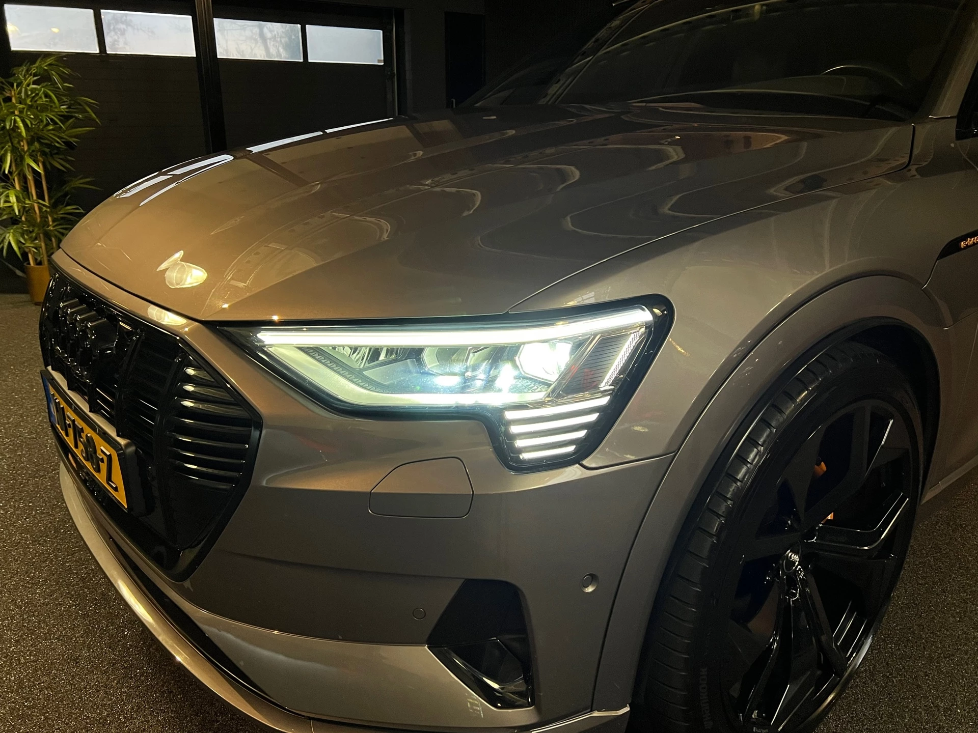 Hoofdafbeelding Audi e-tron