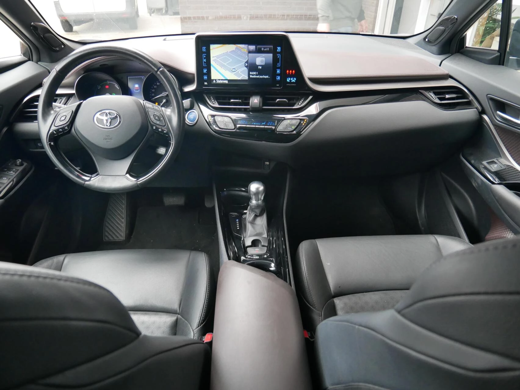 Hoofdafbeelding Toyota C-HR