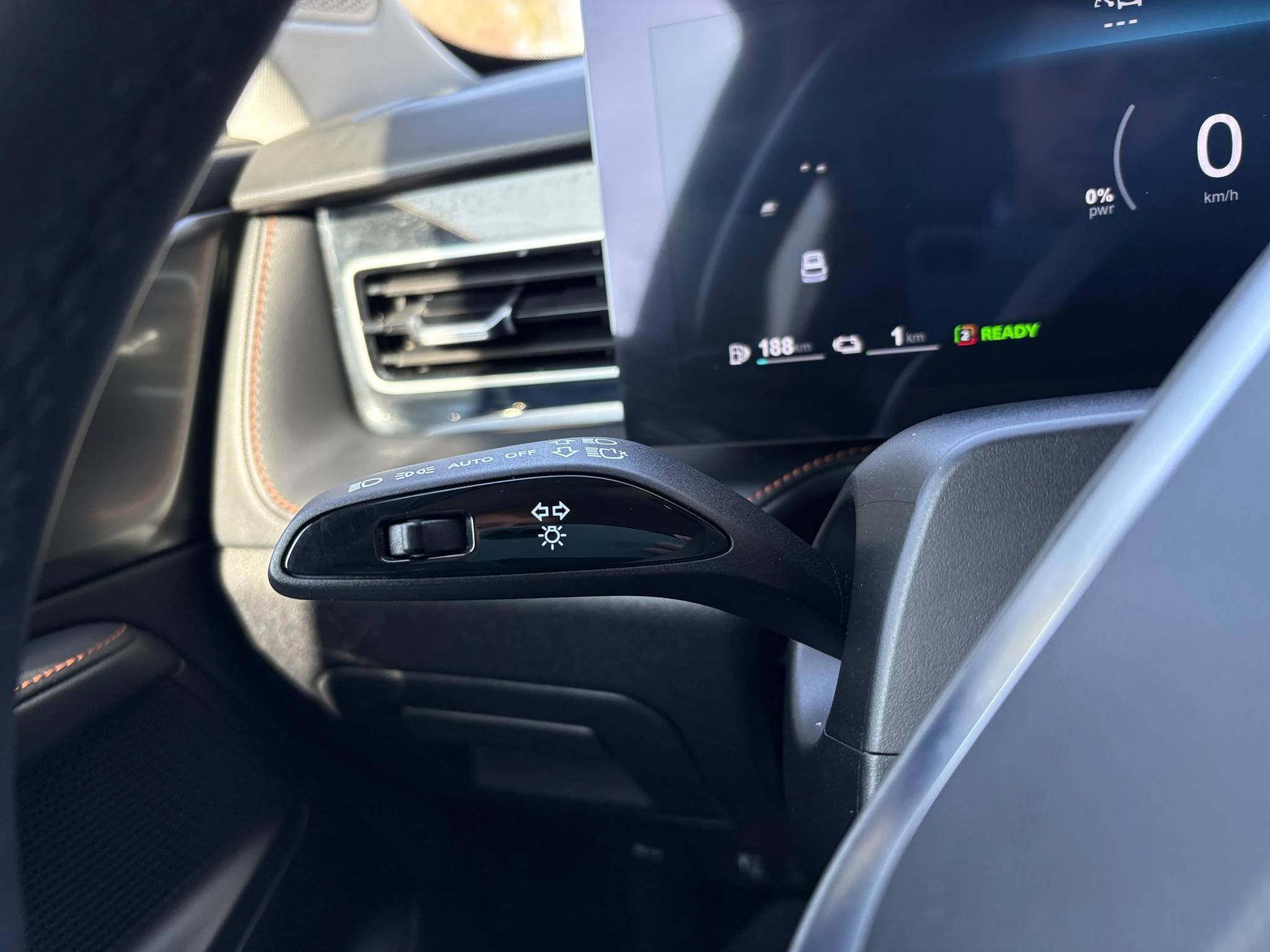 Hoofdafbeelding MG HS