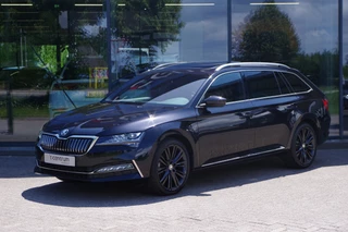 Škoda Superb Combi 1.4 TSI iV 218 PK Laurin & Klement PHEV, Leder, Panoramdak, 4 x Stoelverwarming, Camera
