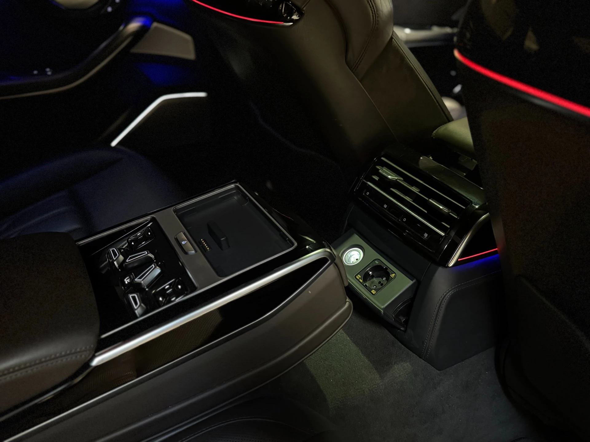 Hoofdafbeelding Audi A8