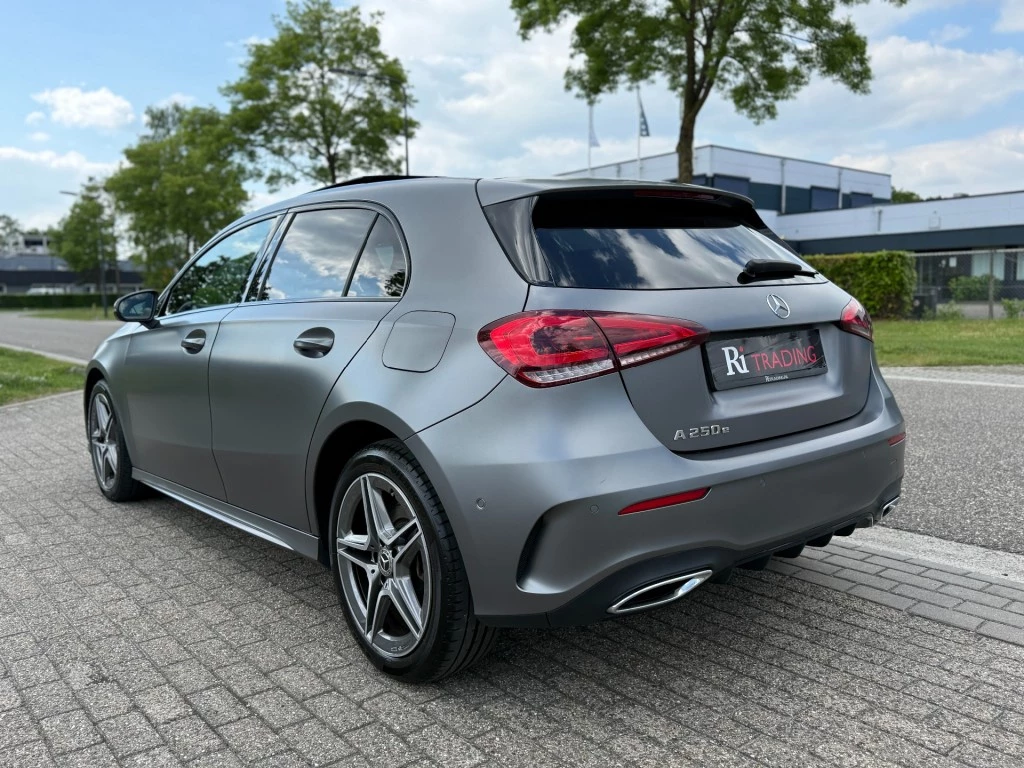Hoofdafbeelding Mercedes-Benz 200-serie