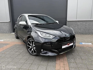 Toyota Yaris Hybrid Bi-Tone HUD Leder 18.566KM