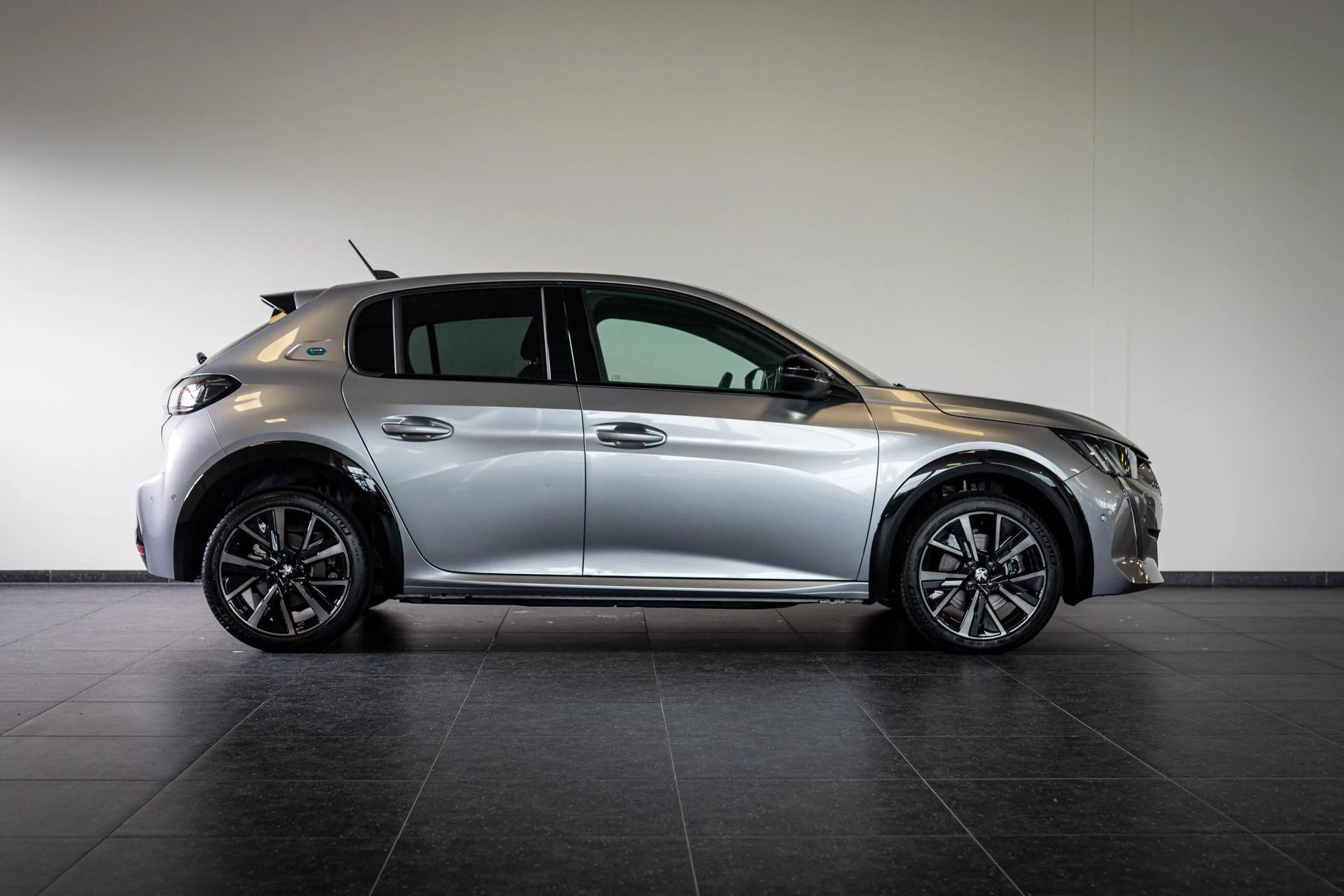 Hoofdafbeelding Peugeot e-208