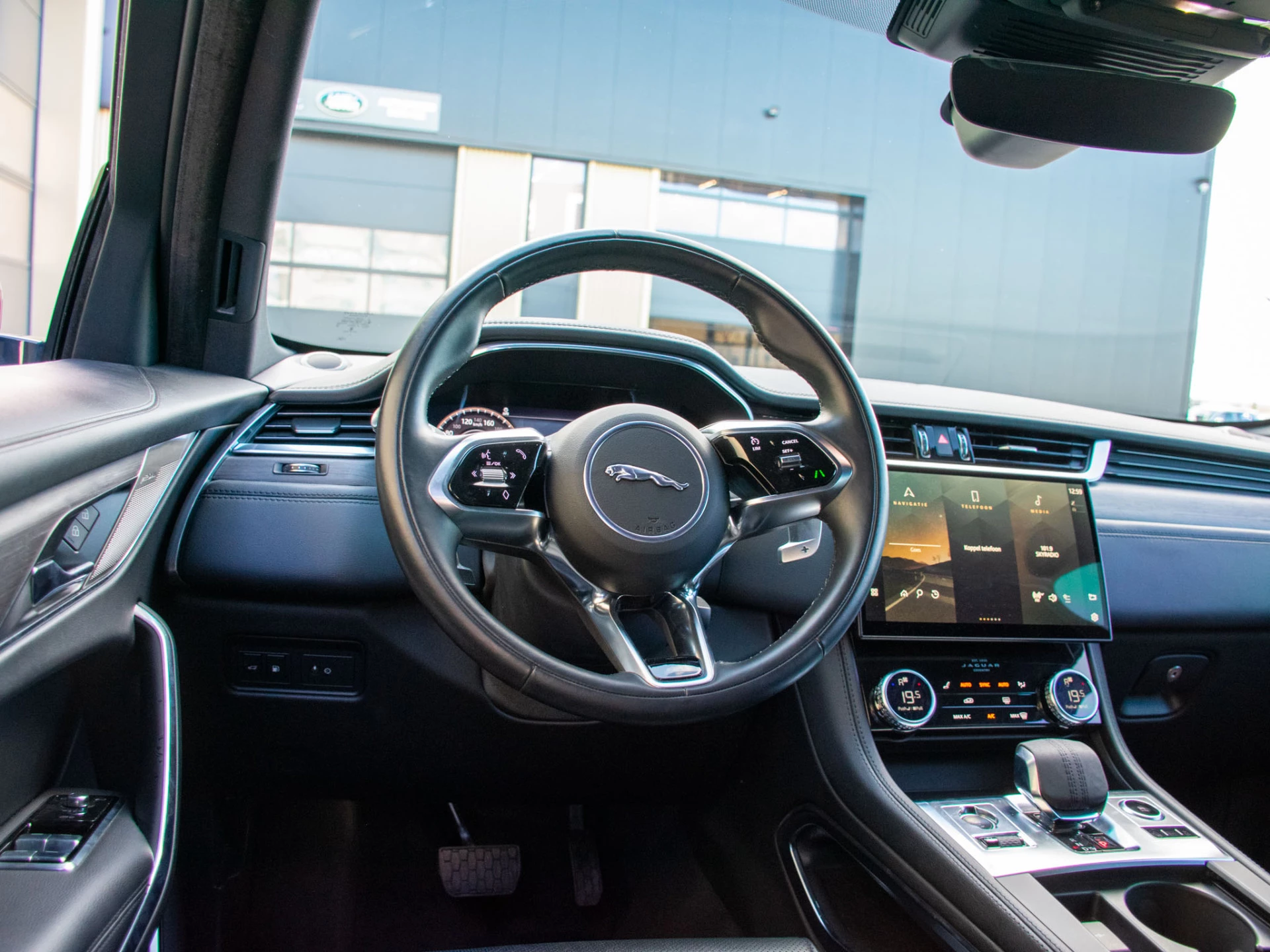 Hoofdafbeelding Jaguar F-PACE