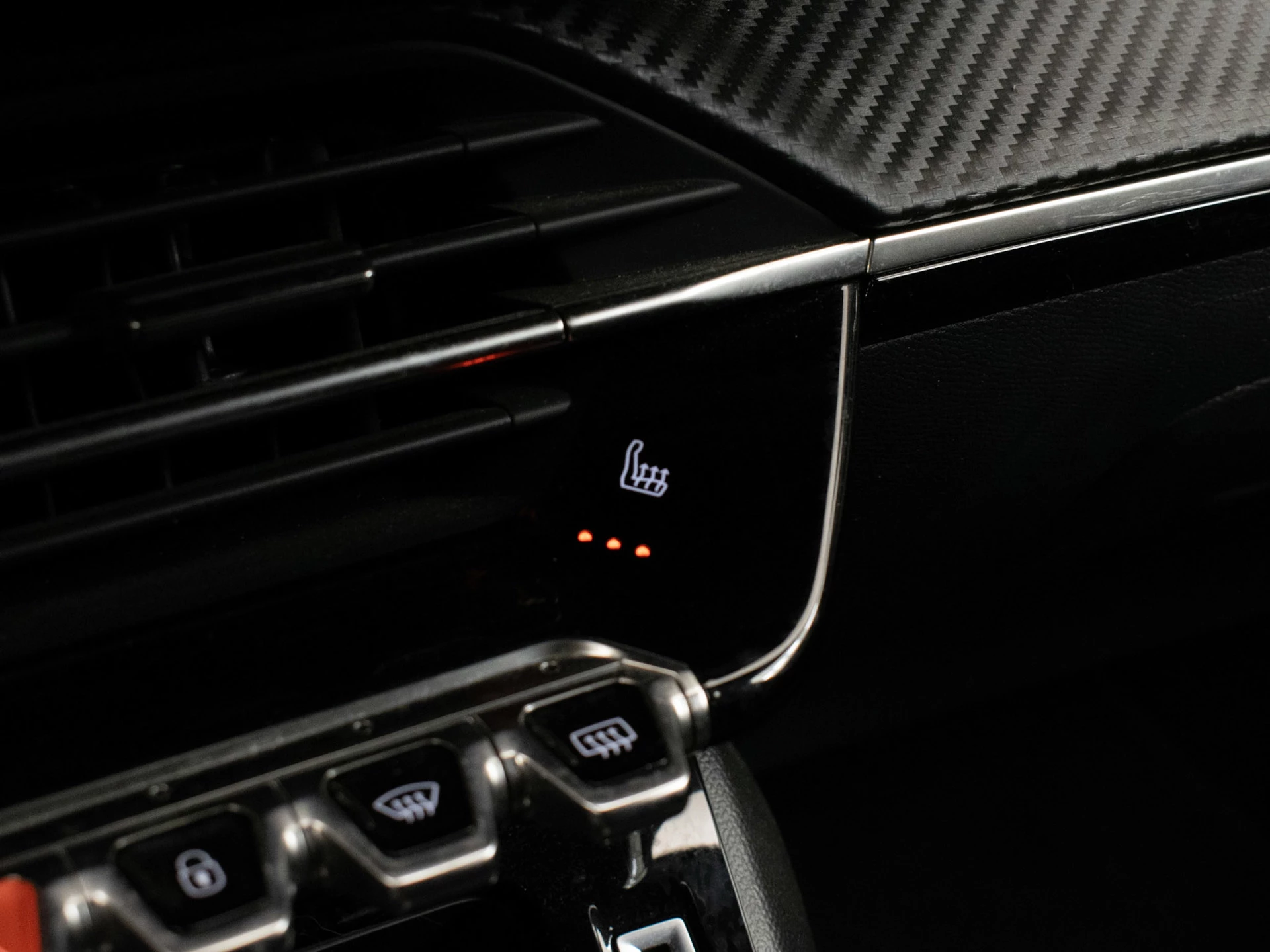 Hoofdafbeelding Peugeot e-2008