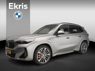 Hoofdafbeelding BMW X1 BMW X1 xDrive25e M-Sportpakket / Trekhaak / Panoramadak / Head-up / Harman Kardon / LED / Getint glas / Alu wielen 20 inch