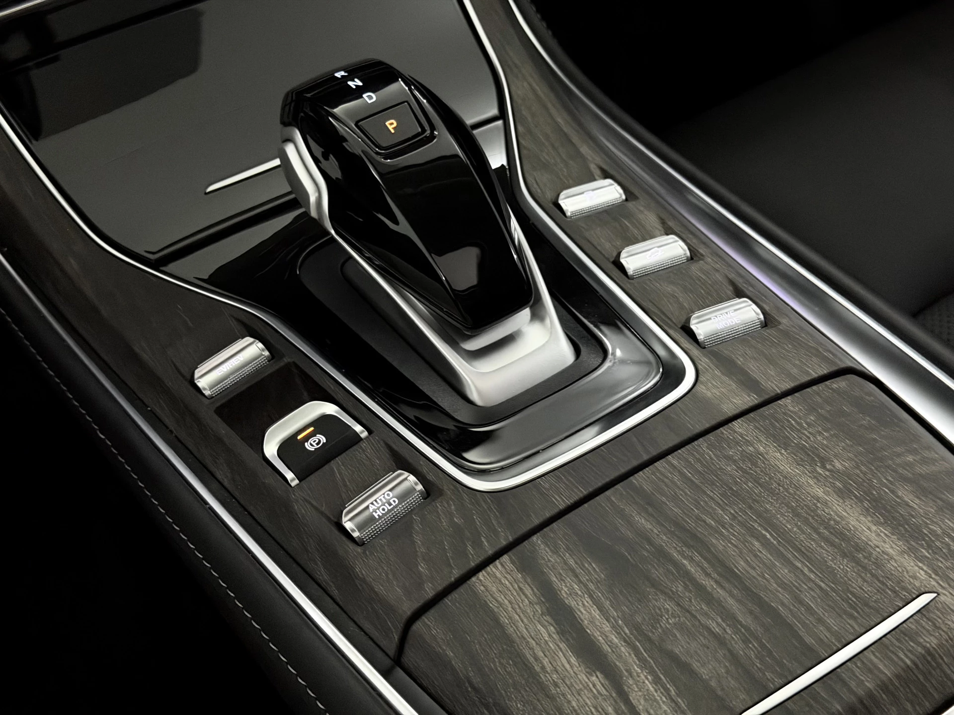 Hoofdafbeelding DFSK E5 PHEV