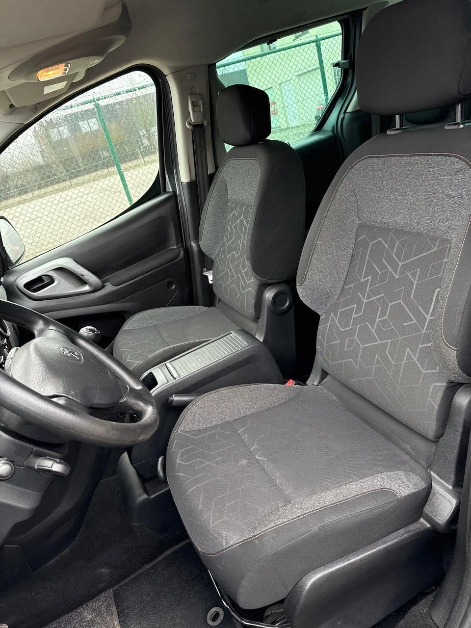 Hoofdafbeelding Peugeot Partner