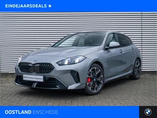 BMW 1 Serie 120 M Sport Automaat / Panoramadak / Sportstoelen / Achteruitrijcamera / M Adaptief onderstel / Comfort Access / Stuurverwarming / Adaptieve LED / Stoelverwarming