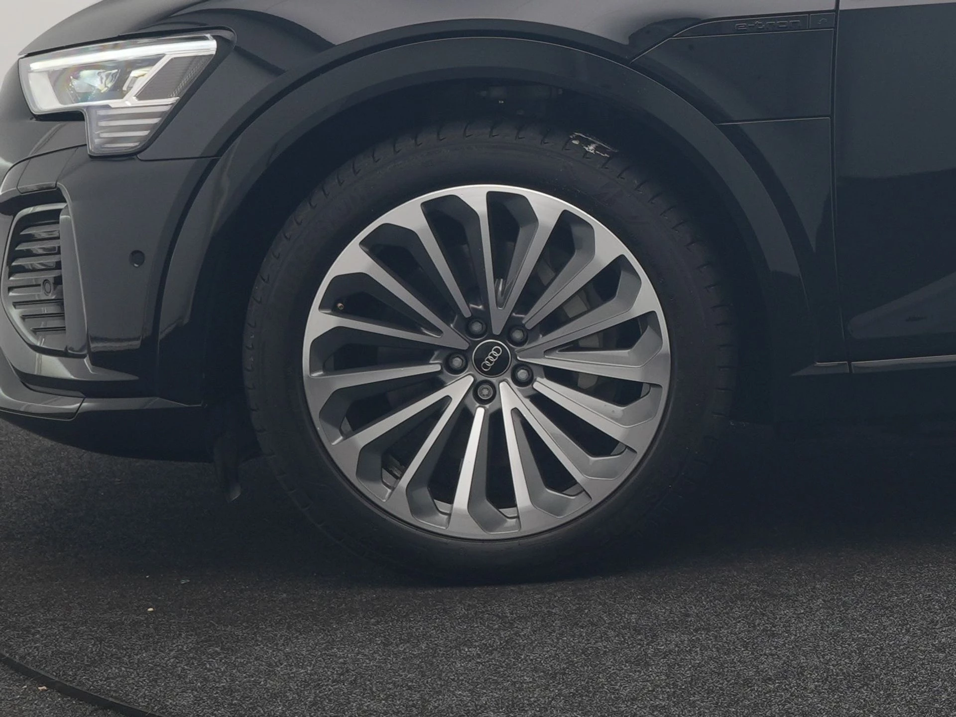 Hoofdafbeelding Audi Q8 e-tron