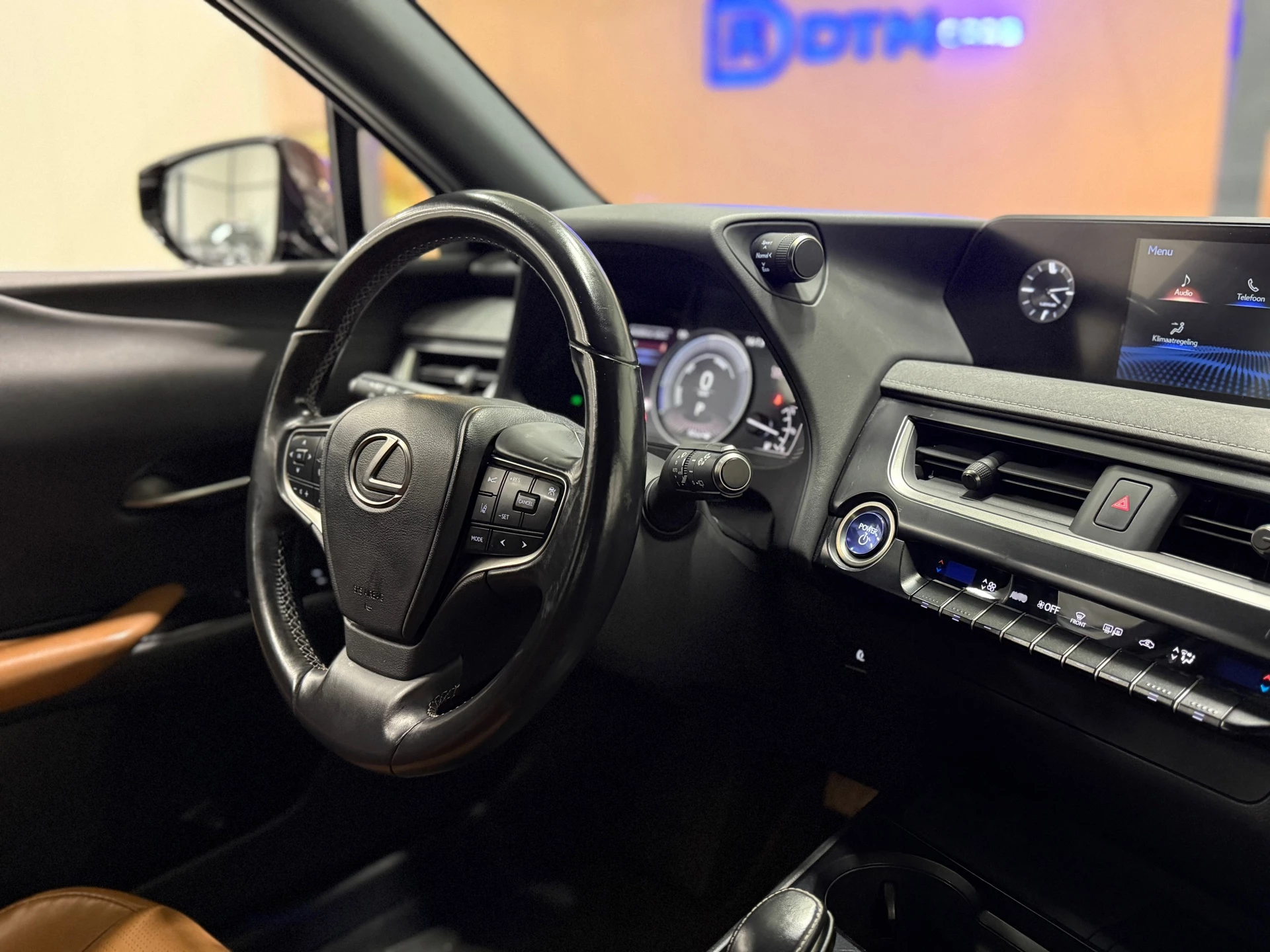 Hoofdafbeelding Lexus UX