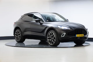 Hoofdafbeelding Aston Martin DBX Aston Martin DBX 4.0 V8 | Panoramadak | 360° Camera | Stoelventilatie |