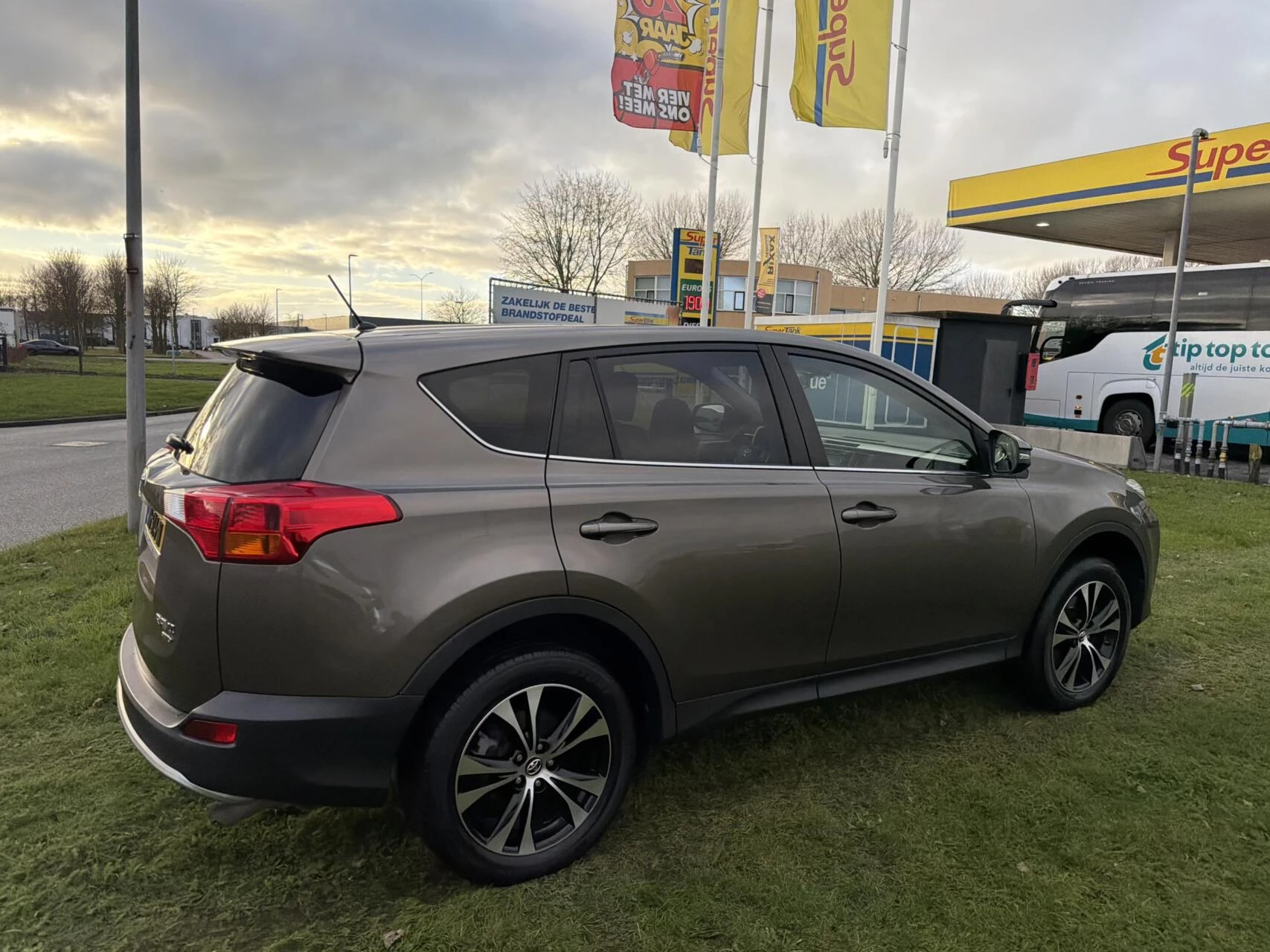 Hoofdafbeelding Toyota RAV4