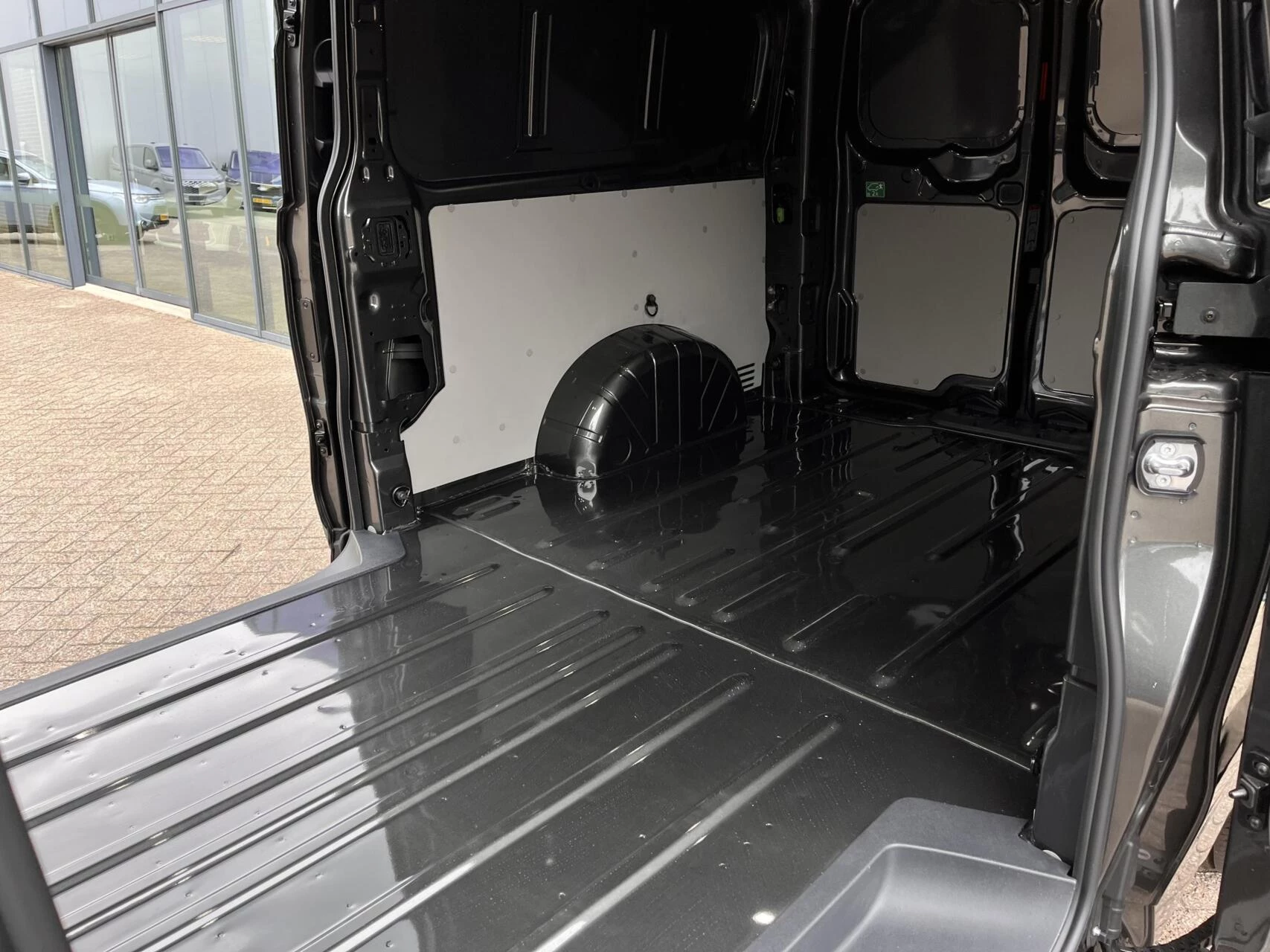 Hoofdafbeelding Ford E-Transit Custom