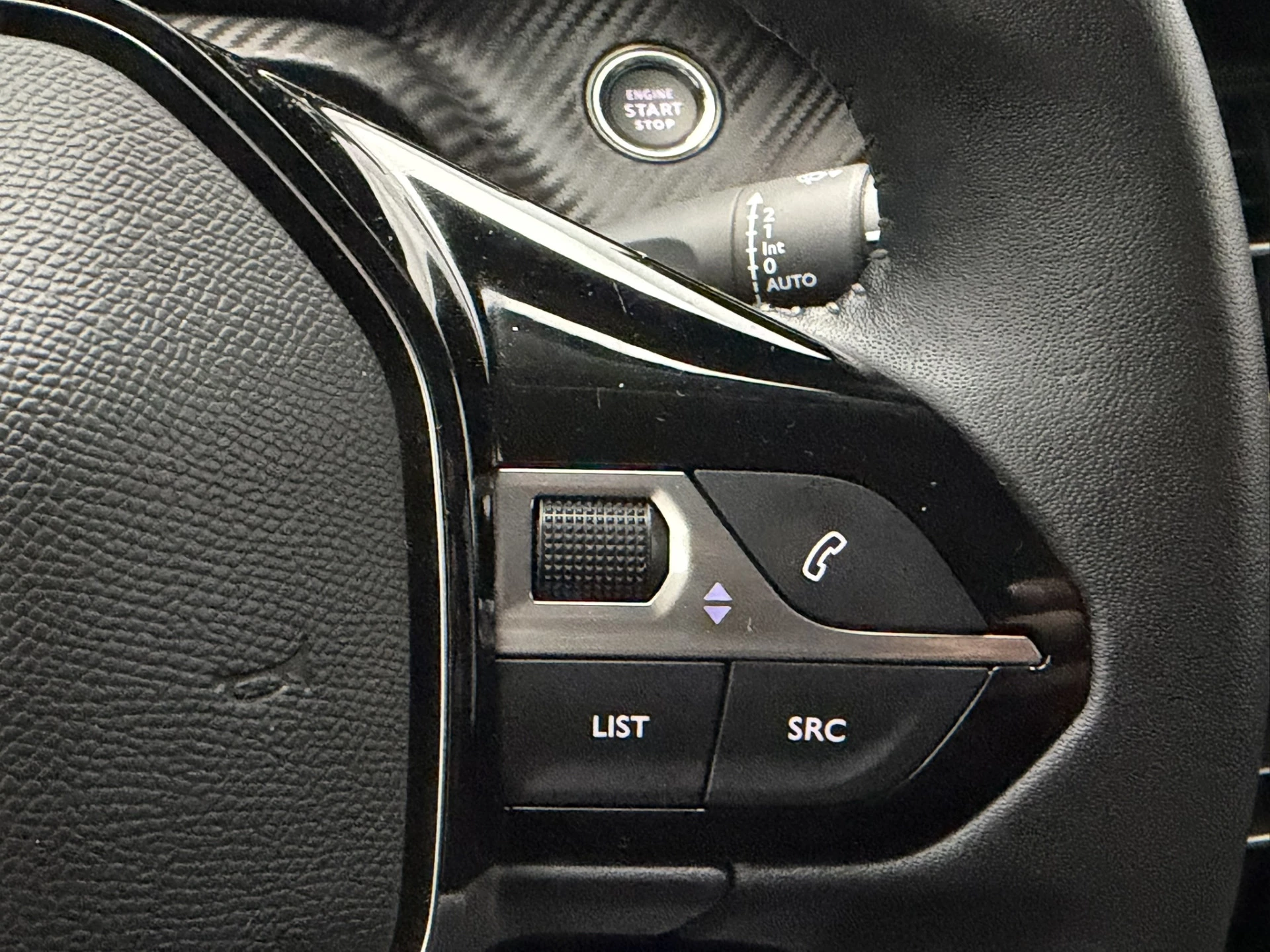 Hoofdafbeelding Peugeot e-208