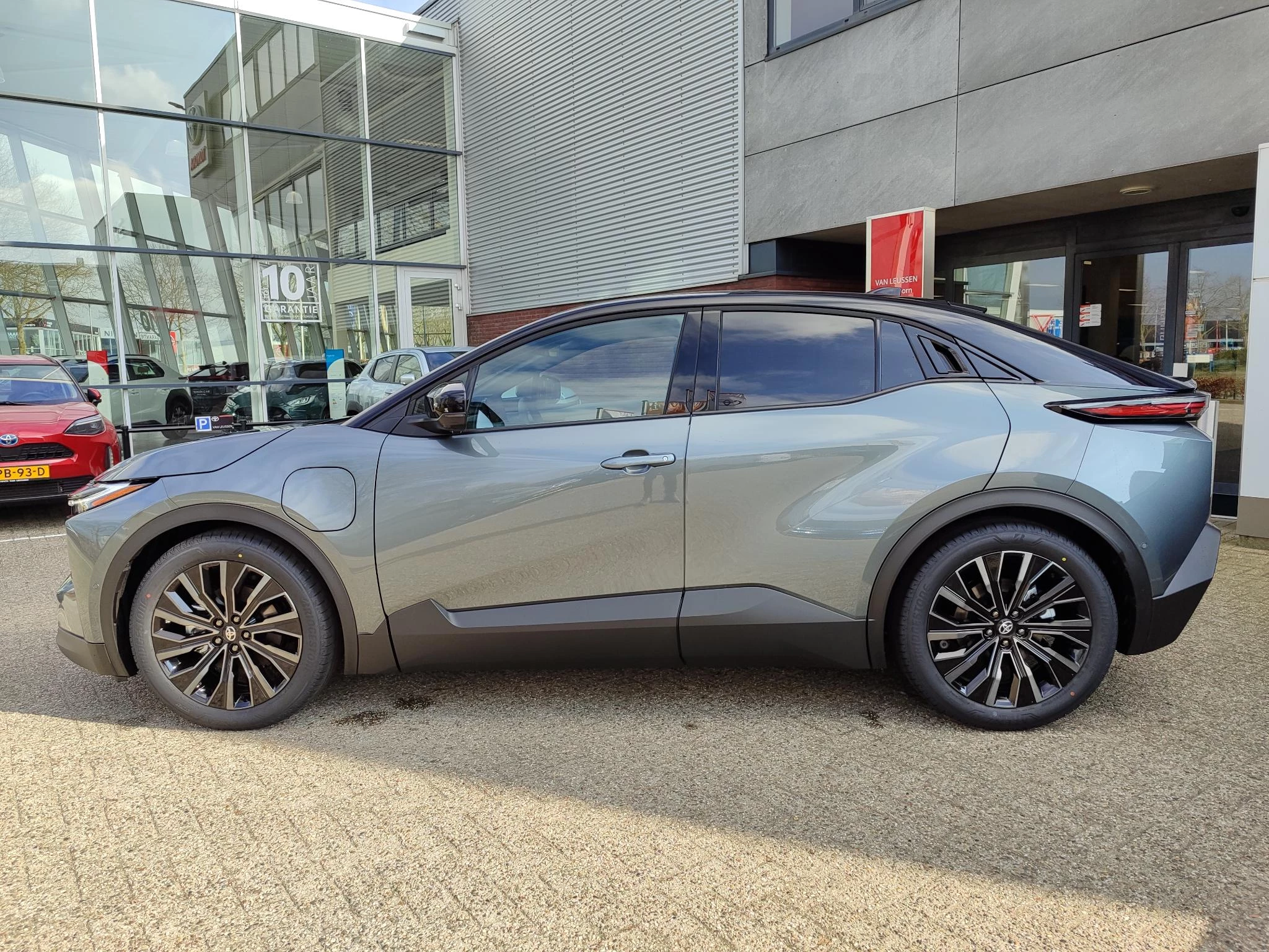 Hoofdafbeelding Toyota C-HR+