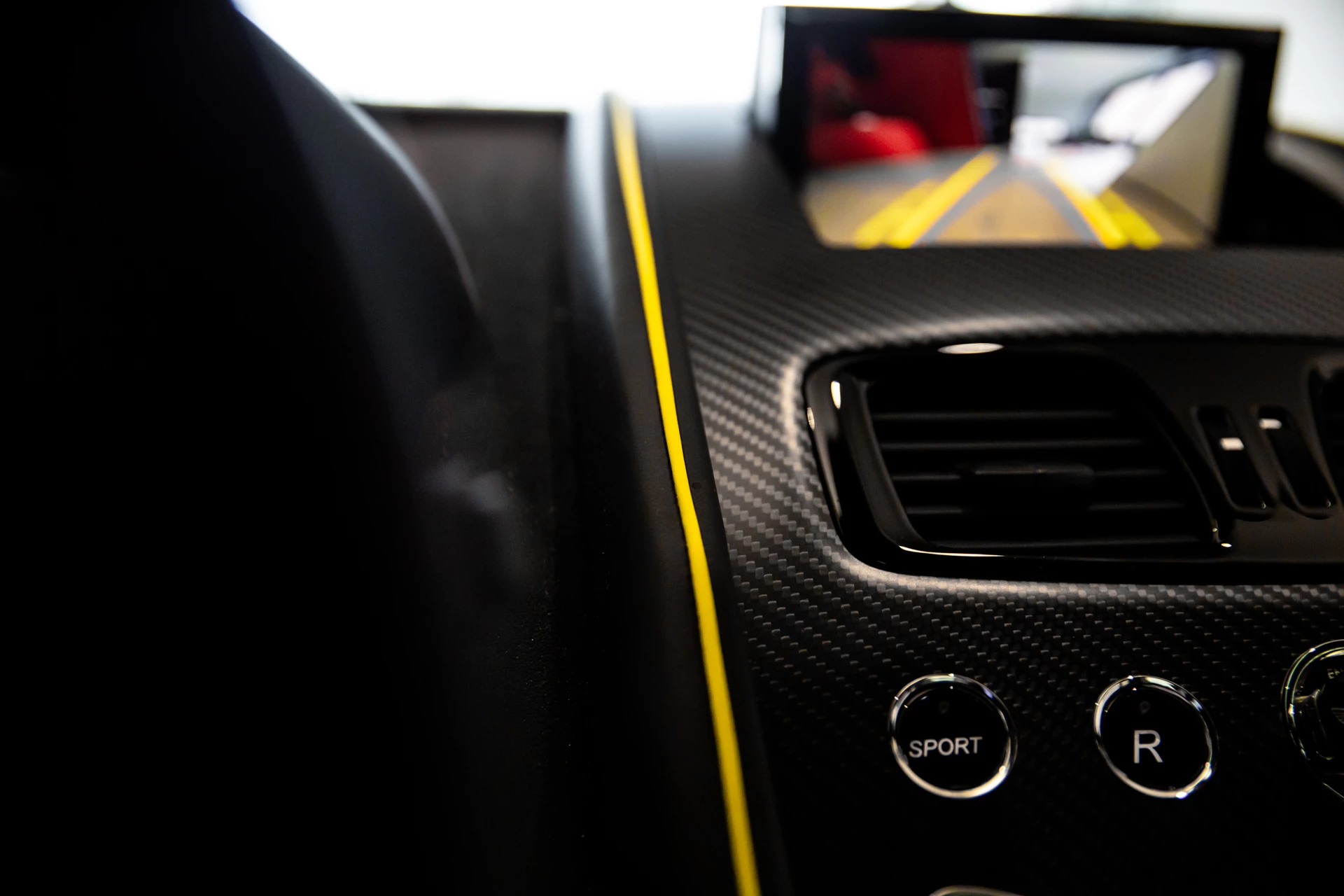 Hoofdafbeelding Aston Martin V8 Vantage