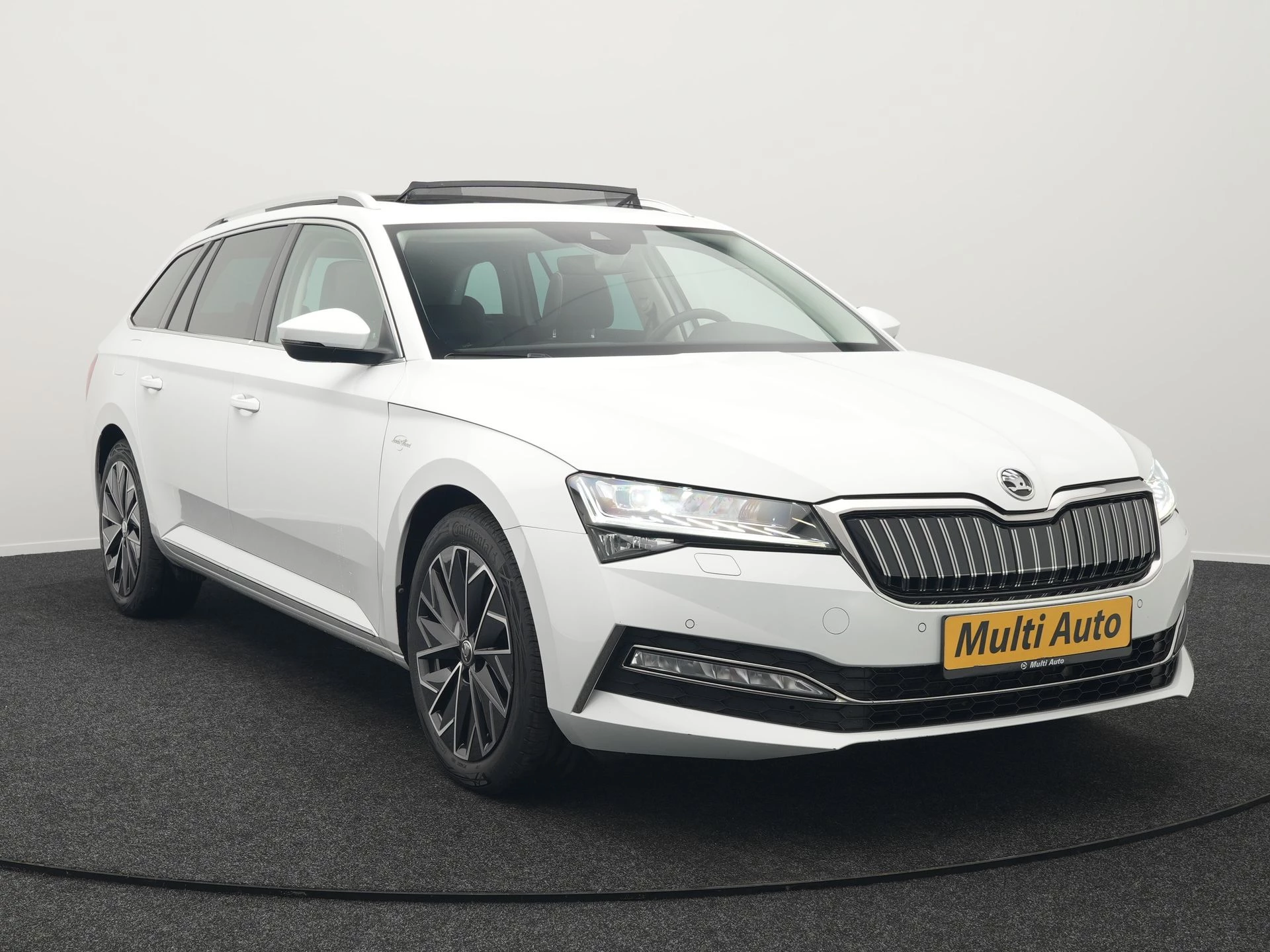 Hoofdafbeelding Škoda Superb