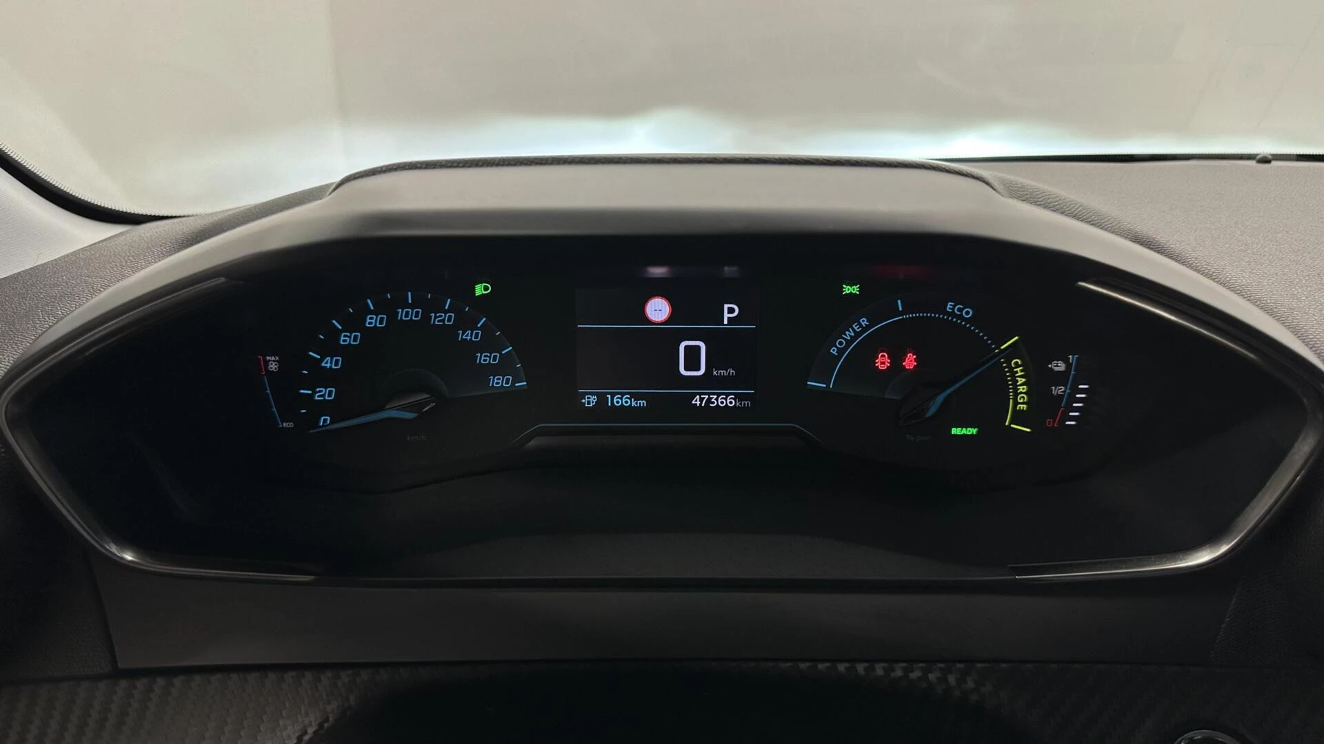 Hoofdafbeelding Peugeot e-208