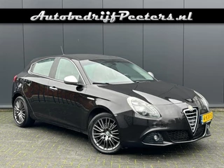 Alfa Romeo Giulietta 1.4T Automaat Leder Navi Cruise PDC 4S-banden Afn.tekhaak