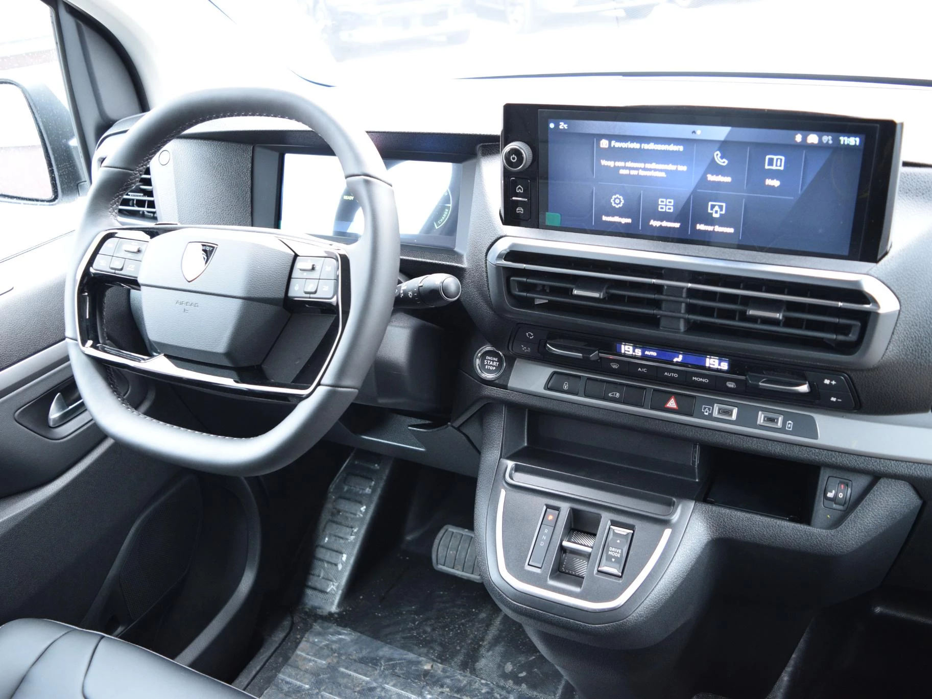 Hoofdafbeelding Peugeot e-Expert