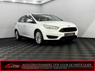 Ford Focus 1.0 Trend Edition Airco, Navi, Parkeersensoren, Stoelverwarming, A start stop, Lichtmetalen velgen, Radio