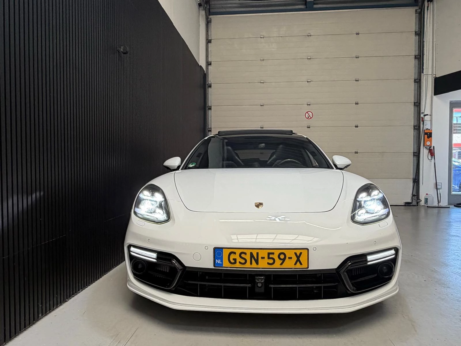 Hoofdafbeelding Porsche Panamera