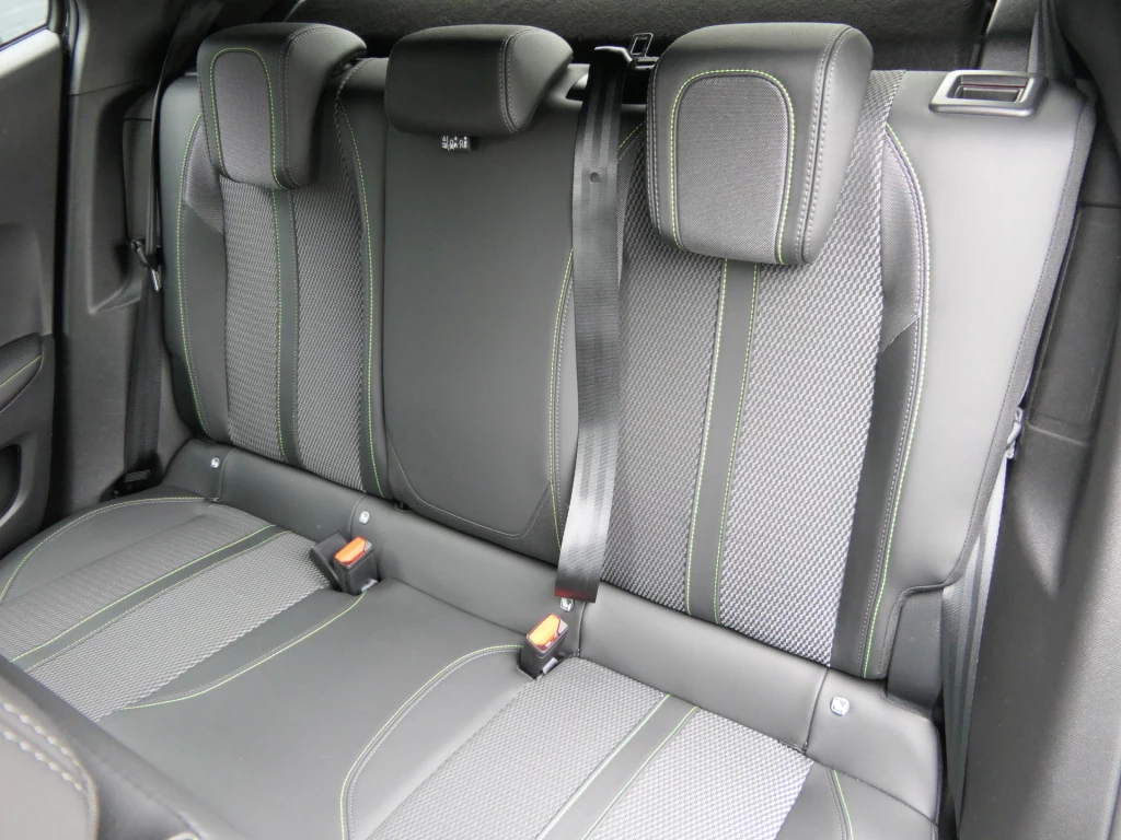 Hoofdafbeelding Peugeot e-2008