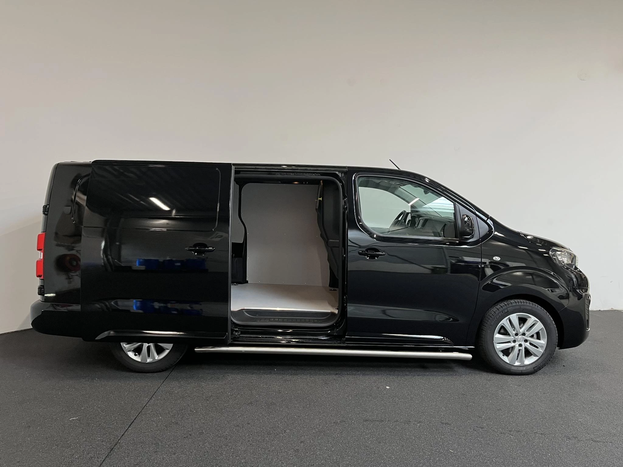 Hoofdafbeelding Peugeot e-Expert