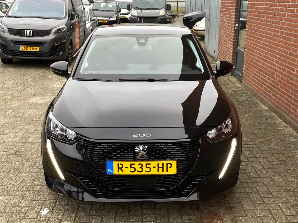 Hoofdafbeelding Peugeot e-208