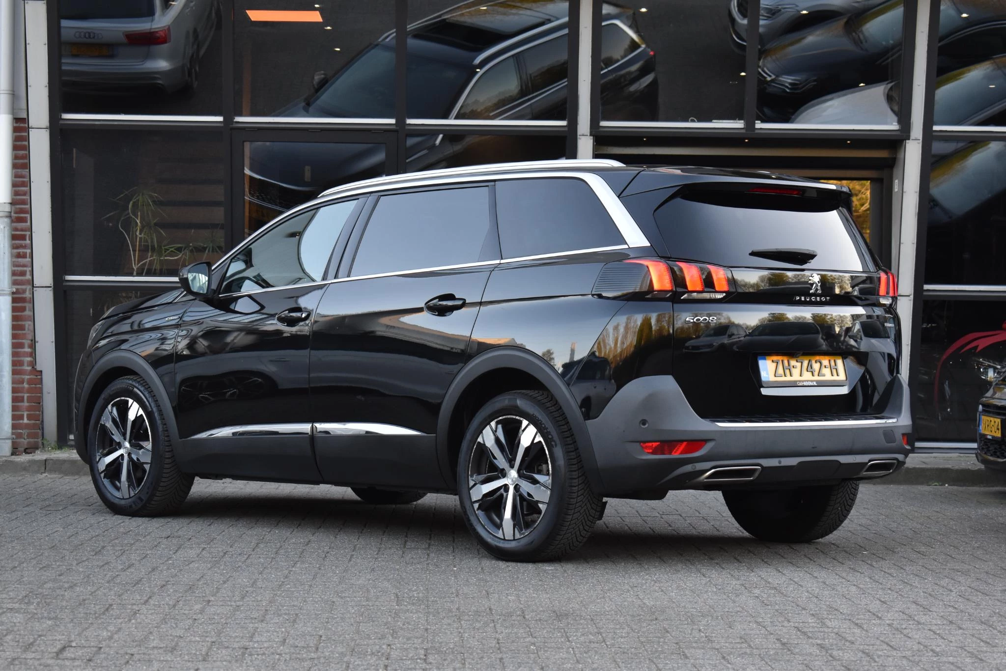 Hoofdafbeelding Peugeot 5008