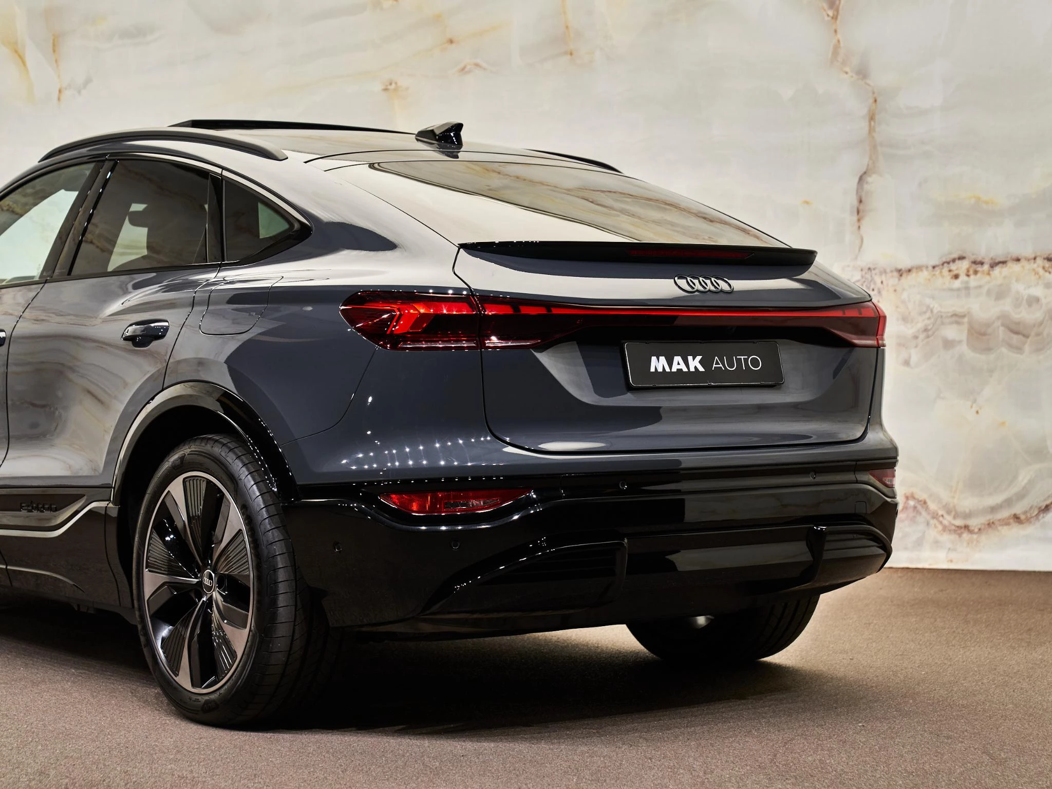 Hoofdafbeelding Audi Q6 e-tron