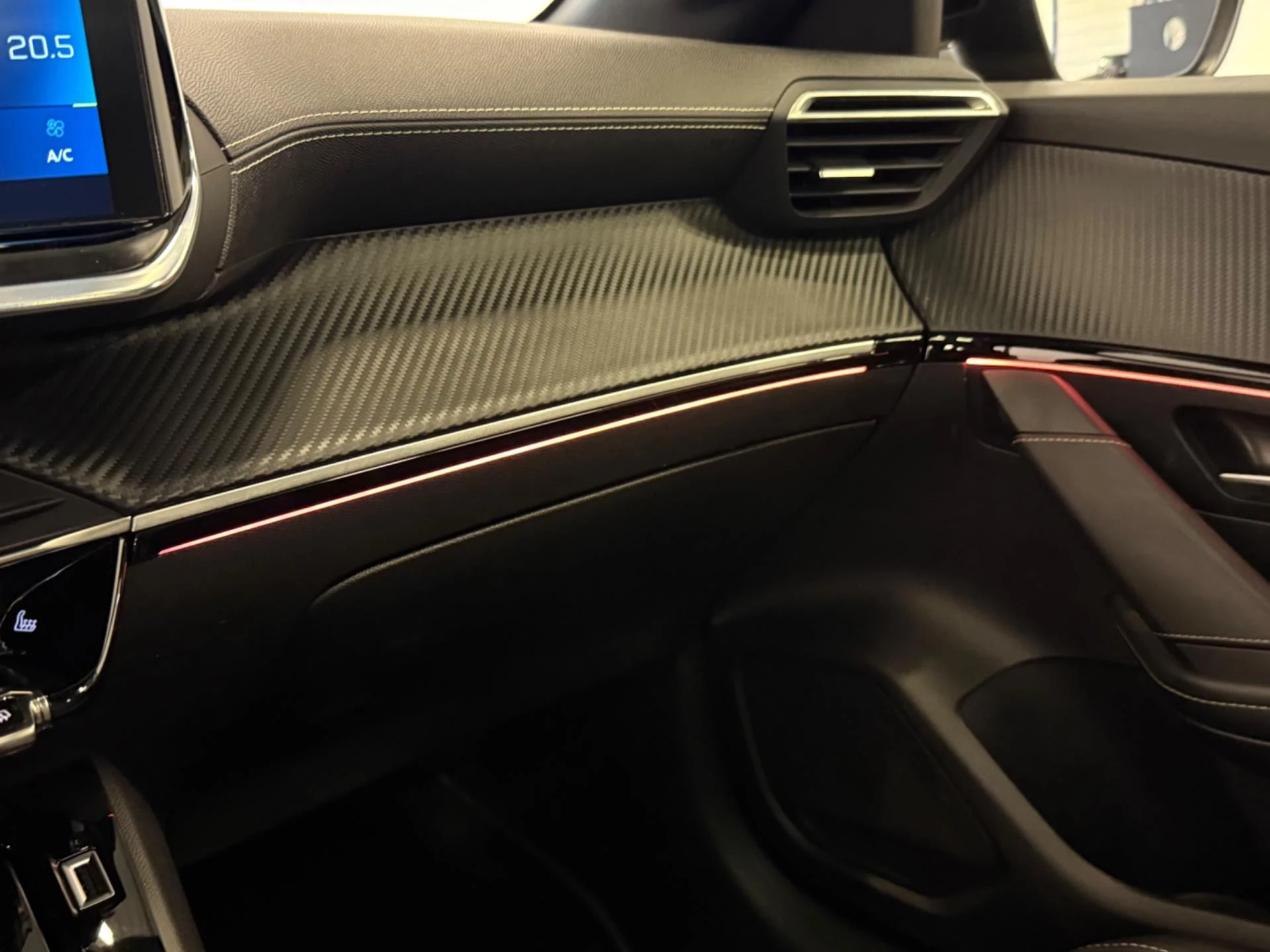 Hoofdafbeelding Peugeot e-208