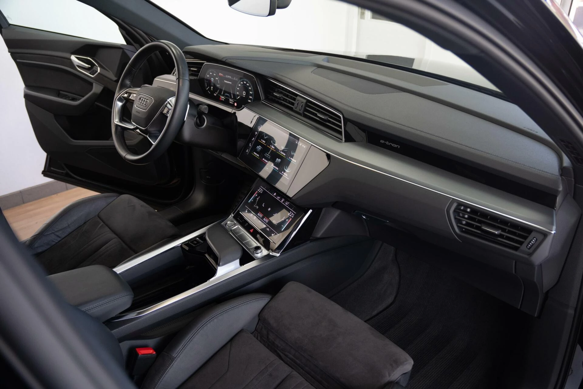 Hoofdafbeelding Audi e-tron