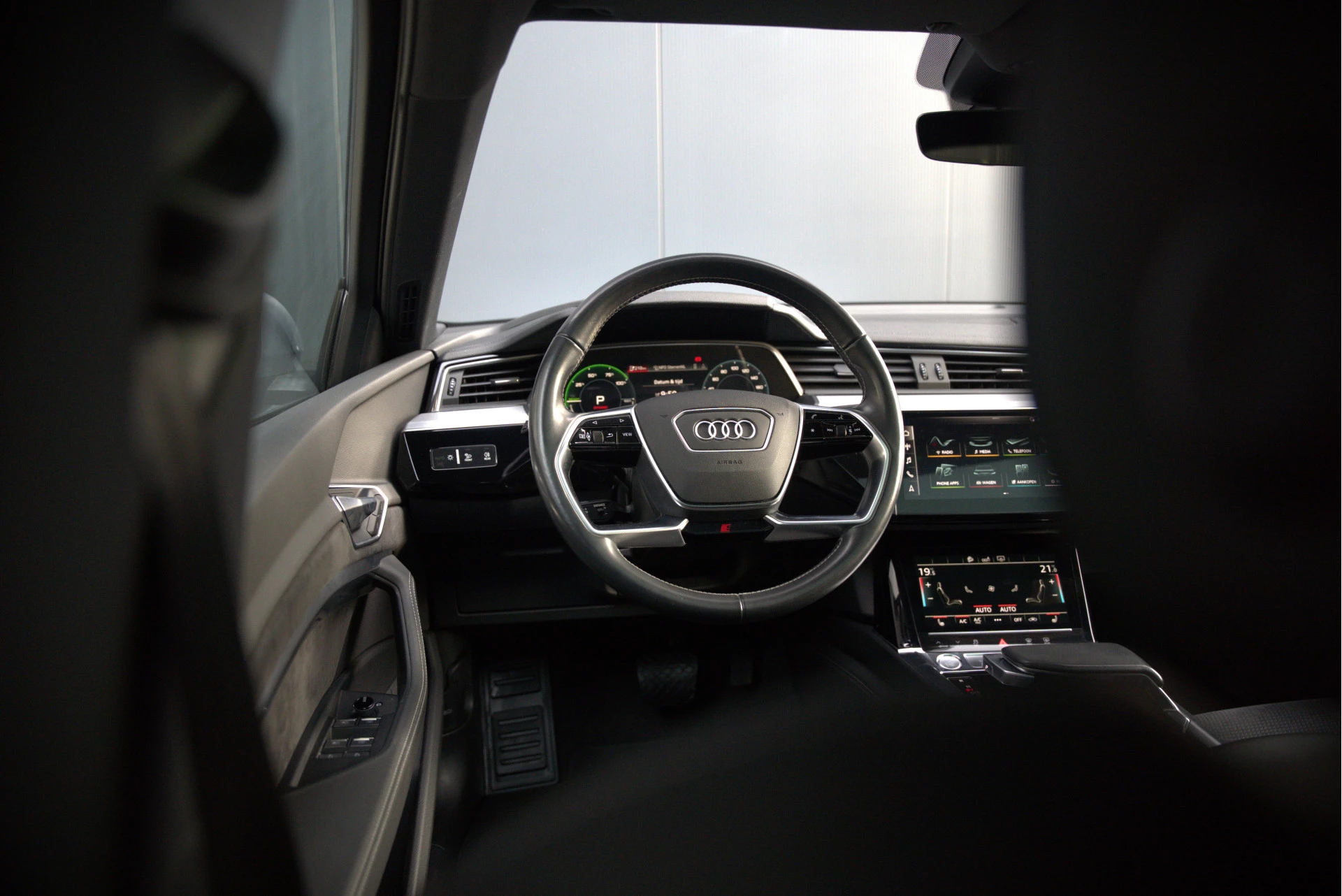 Hoofdafbeelding Audi e-tron