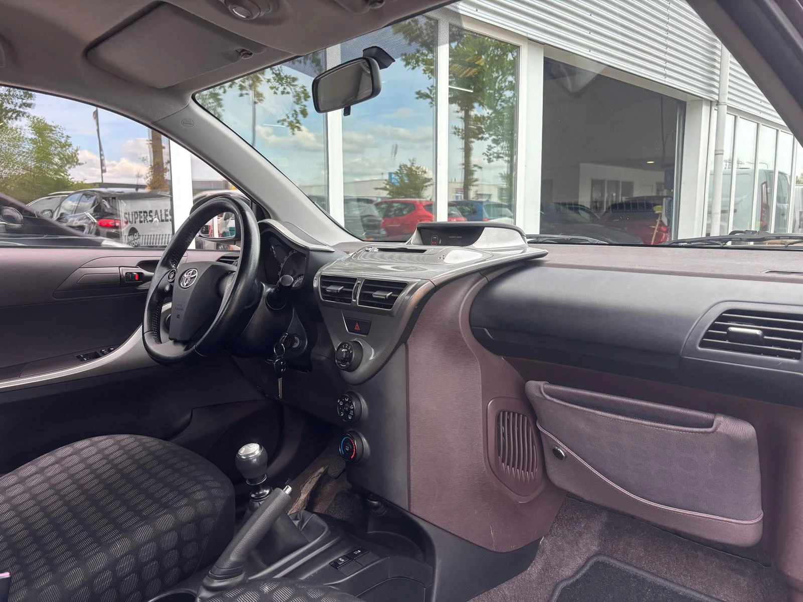 Hoofdafbeelding Toyota iQ