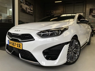 Hoofdafbeelding Kia ProCeed Kia ProCeed 1.5 T-GDi GT-PlusLine Pano, Achteruitrijcamera, Apple carplay
