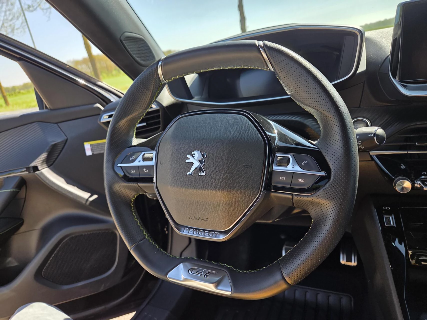 Hoofdafbeelding Peugeot e-2008